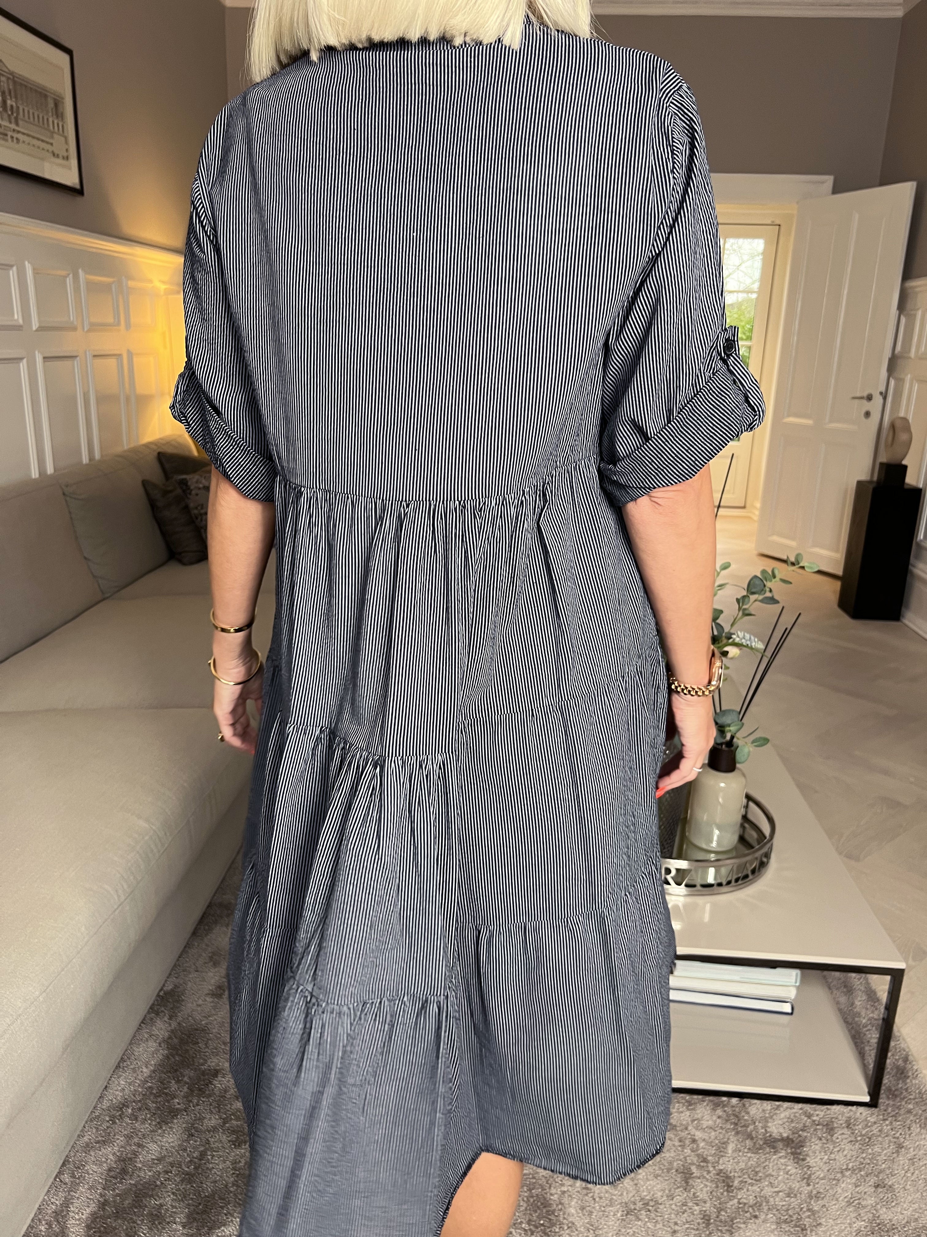 Cataleya - Sød stribet skjortekjole i bomuld